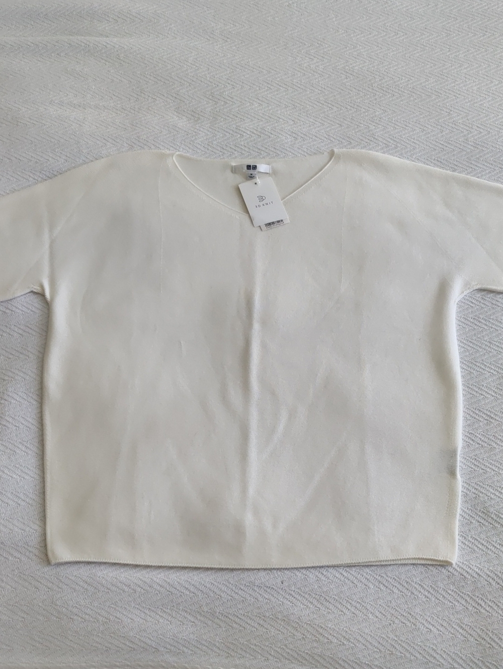NWT Uniqlo 3D Knit Top  Medium